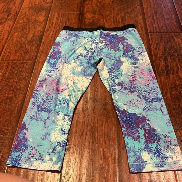Layer 8 performance leggings - Picture 2 of 3